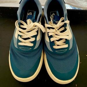 vans size 9.5 ultra range ultracush light blue white only wore couple times